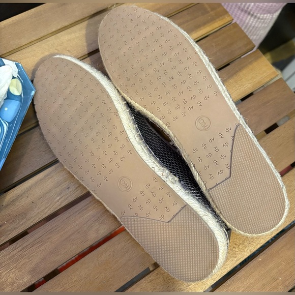 Dolce Vita Metallic Snakeskin Print Flats, sz 9 - Picture 7 of 11